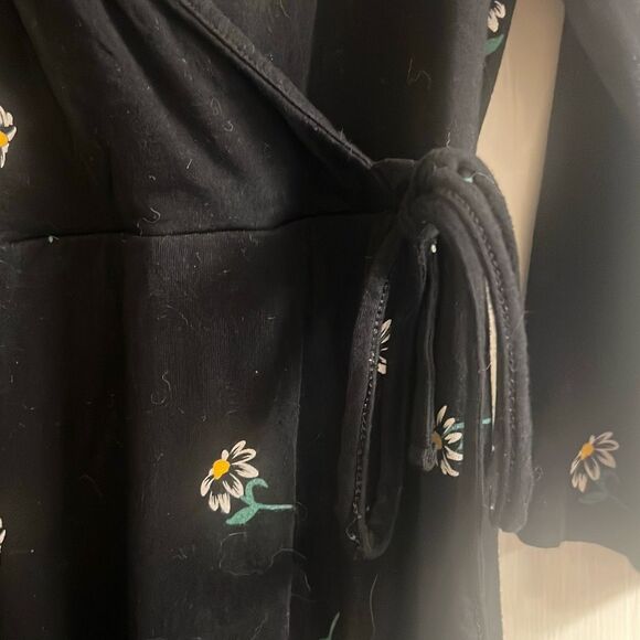 ✨Old Navy Black Yellow White Daisy Floral Mini Wrap Sz Large Dress✨ - Picture 9 of 10